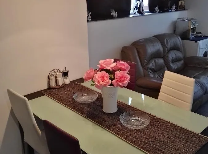 度假居 полина 瓦爾納