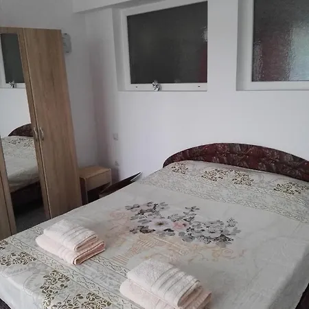 полина * ヴァルナ